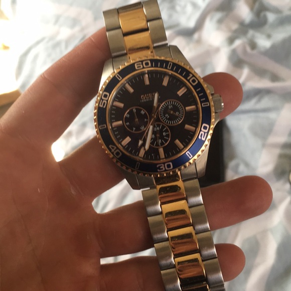 Men’s guess watch - Picture 1 of 4